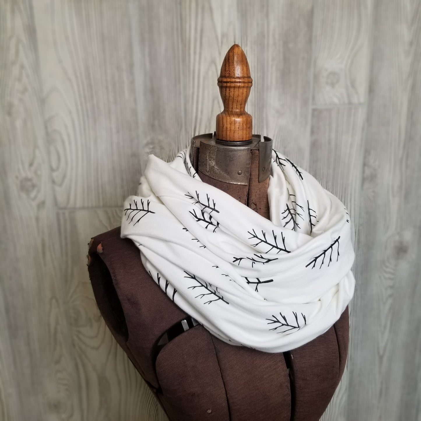 Infinity Scarf - Winter Forest Ivory poison-pear