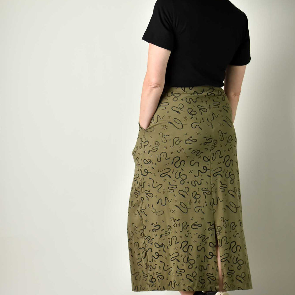 
                  
                    90s Maxi Skirt - Olive Snakes poison-pear
                  
                