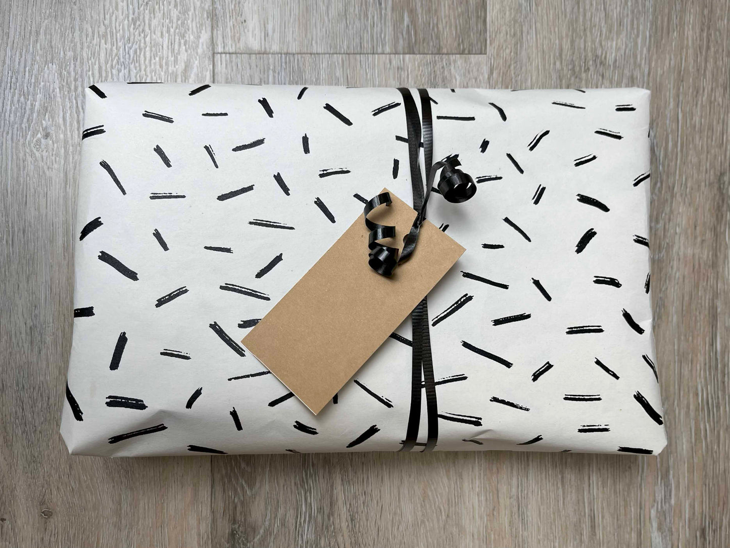 B & W Party Wrap poison-pear
