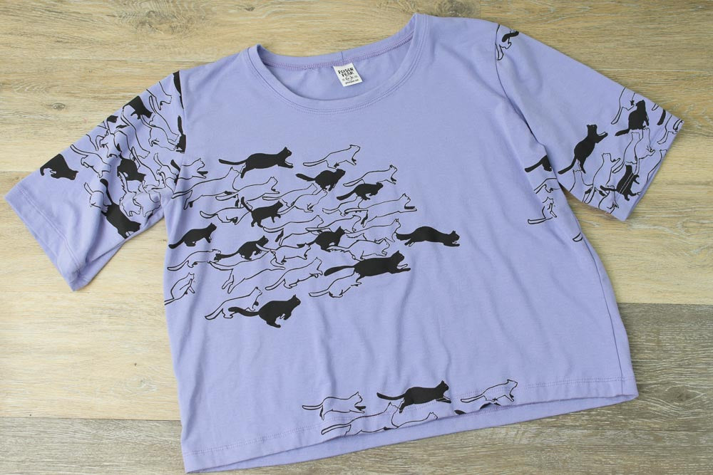 
                  
                    Boxy Crop Tee - Cats poison-pear
                  
                