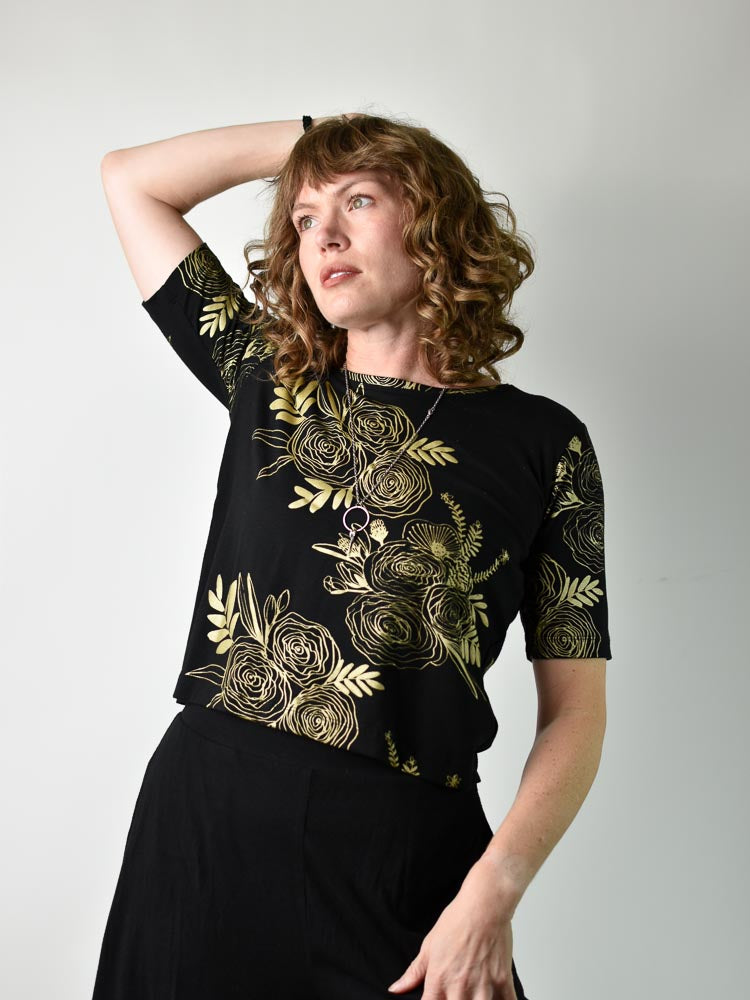 Boxy Crop Tee - Gold Floral poison-pear
