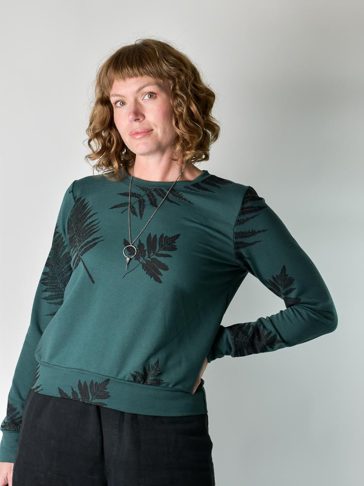 
                  
                    Cropped Sweatshirt - Ferns poison-pear
                  
                