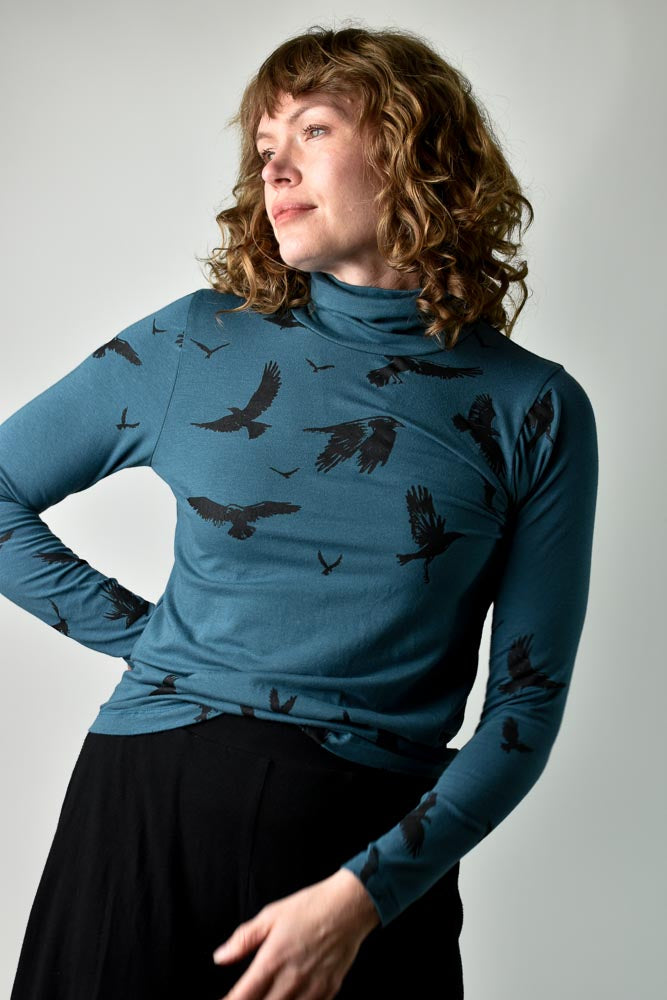 Crow Turtleneck poison-pear