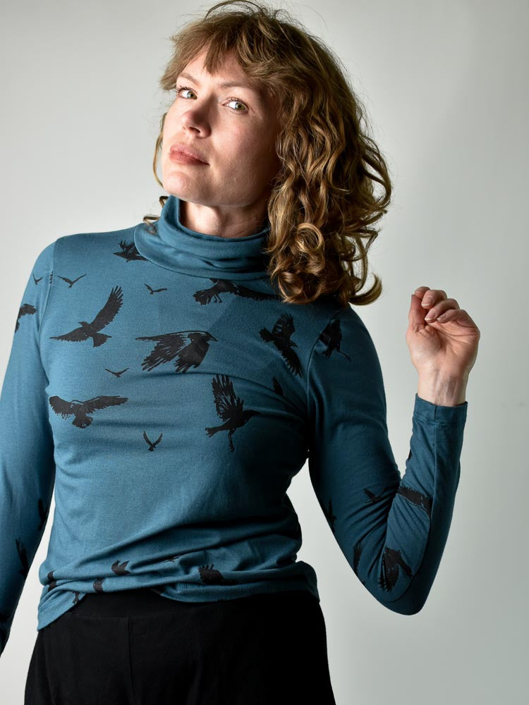 Crow Turtleneck poison-pear
