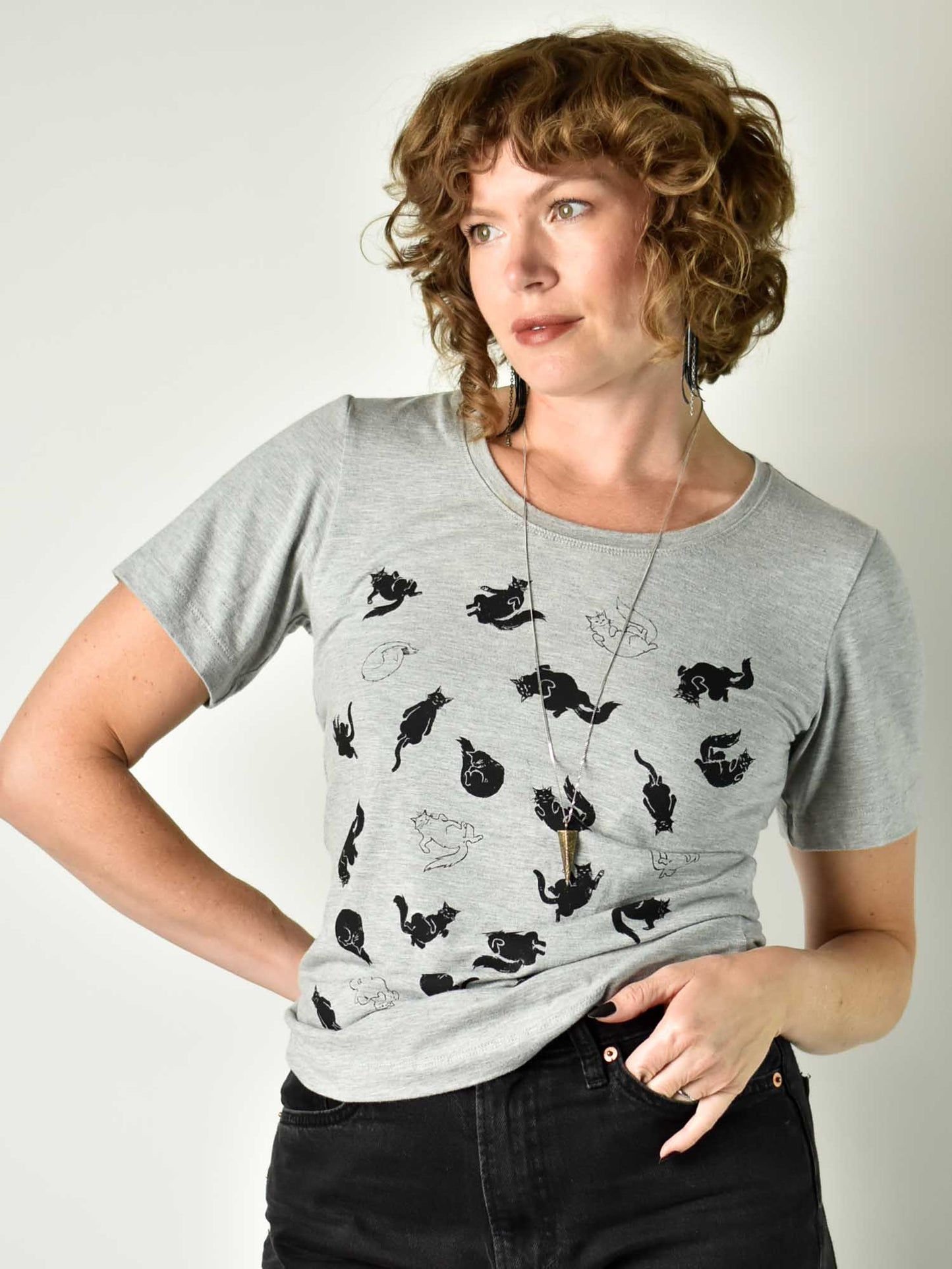 
                  
                    Fitted Short Sleeve - Lazy Cats Grey poison-pear
                  
                