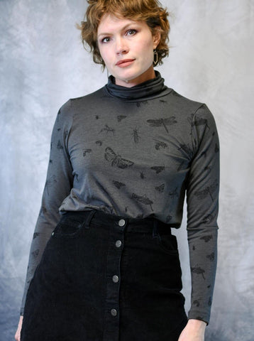 Grey Entomology Turtleneck poison-pear
