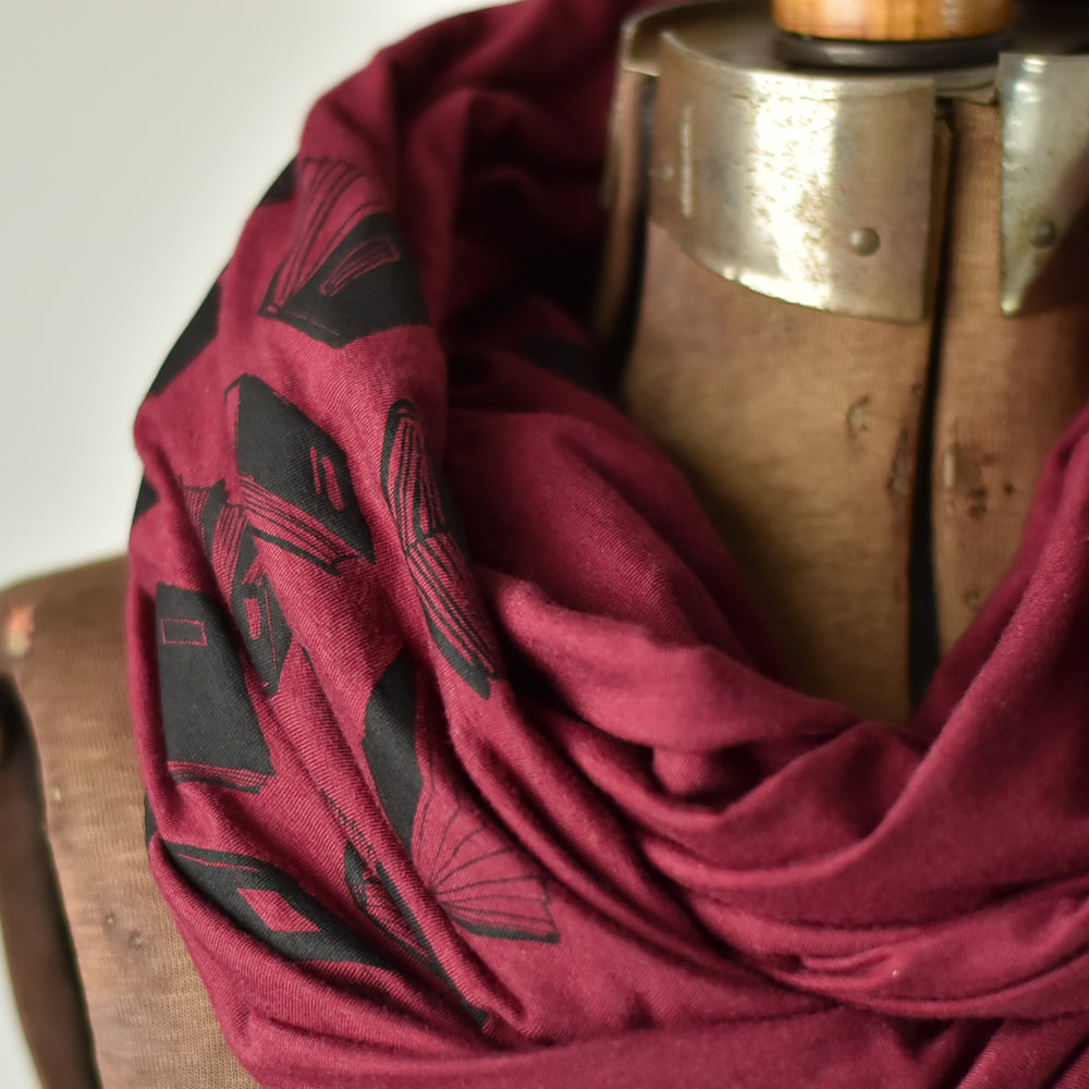 Infinity Scarf - Books poison-pear