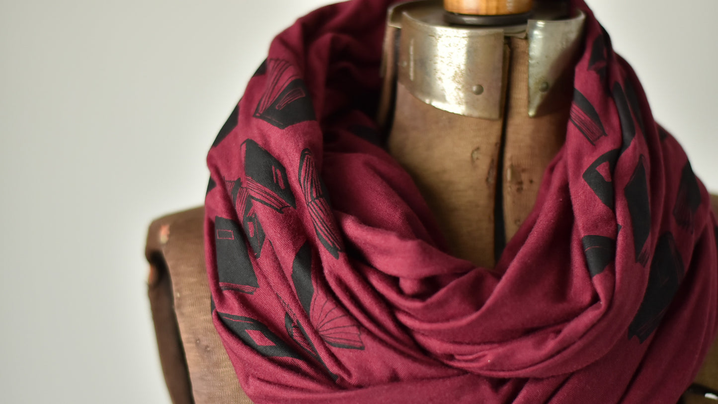 Infinity Scarf - Books poison-pear