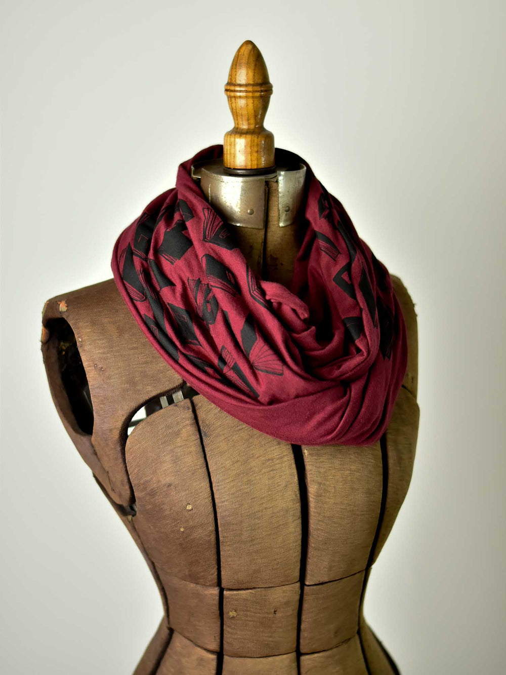 Infinity Scarf - Books poison-pear