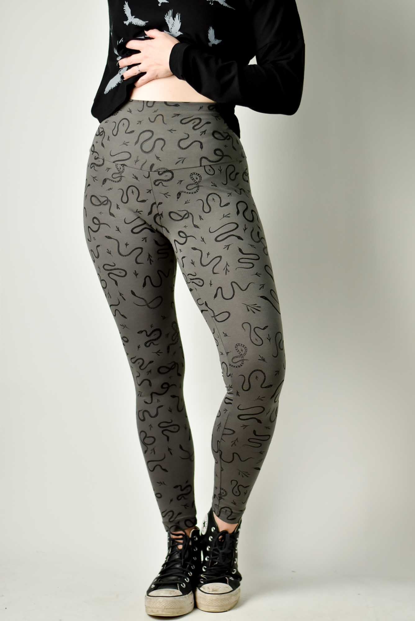 
                  
                    Leggings - Snakes poison-pear
                  
                