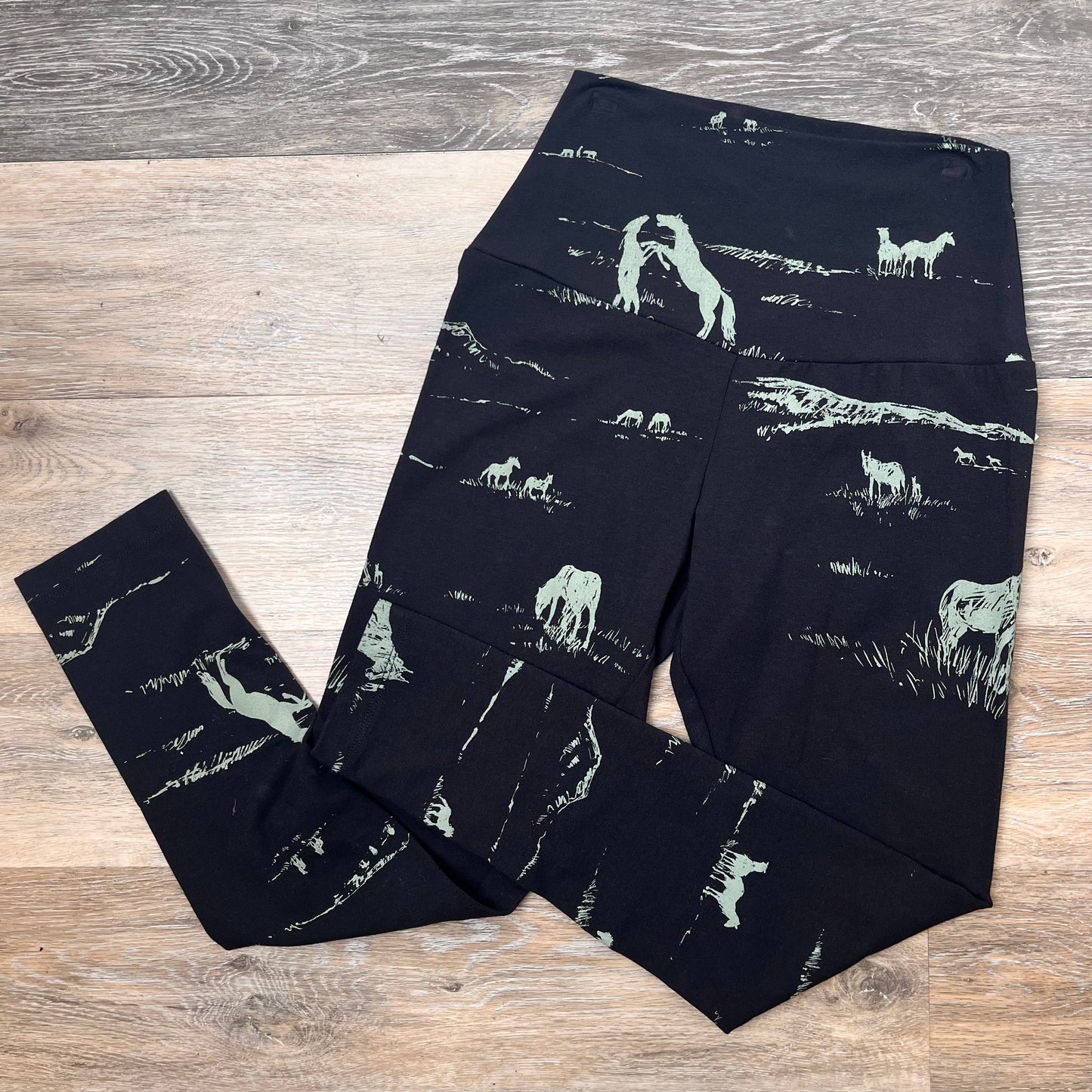 Leggings -Wild Horses poison-pear