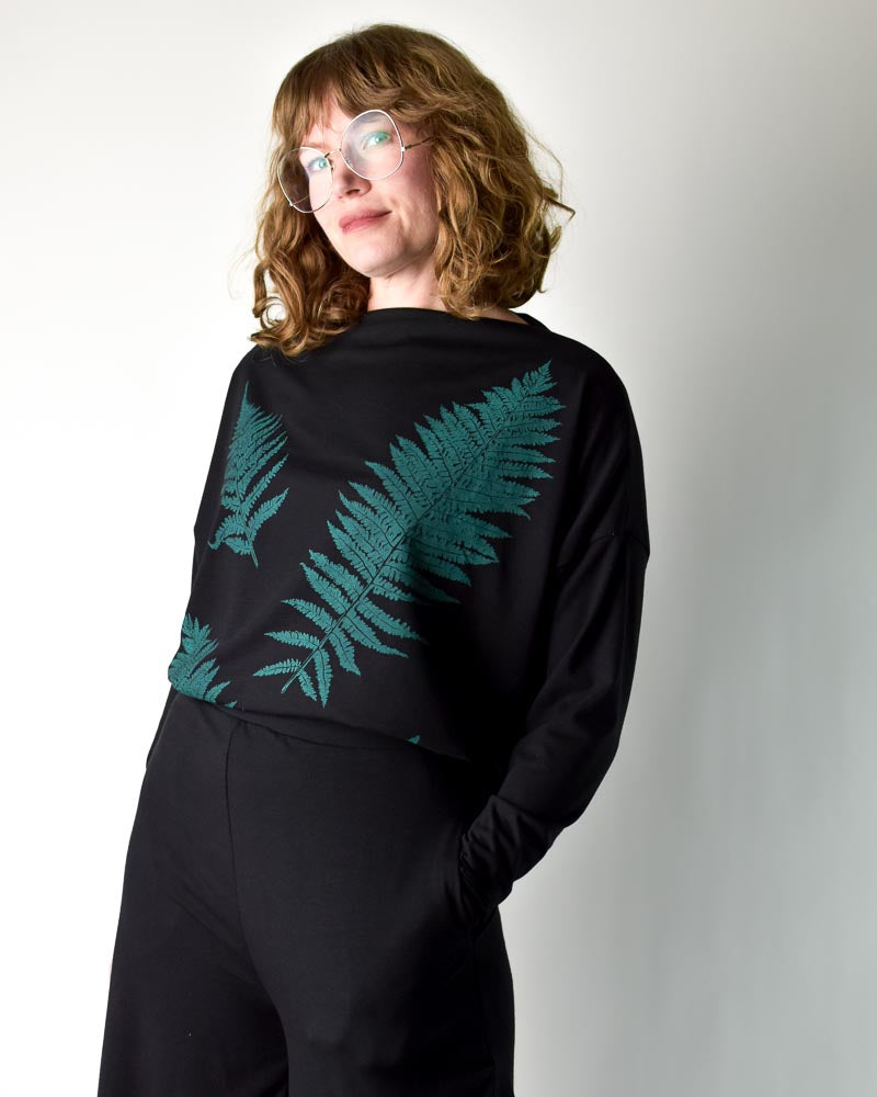 
                  
                    Oversize Top - Ferns poison-pear
                  
                