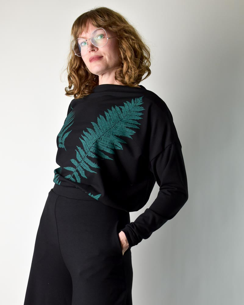 
                  
                    Oversize Top - Ferns poison-pear
                  
                