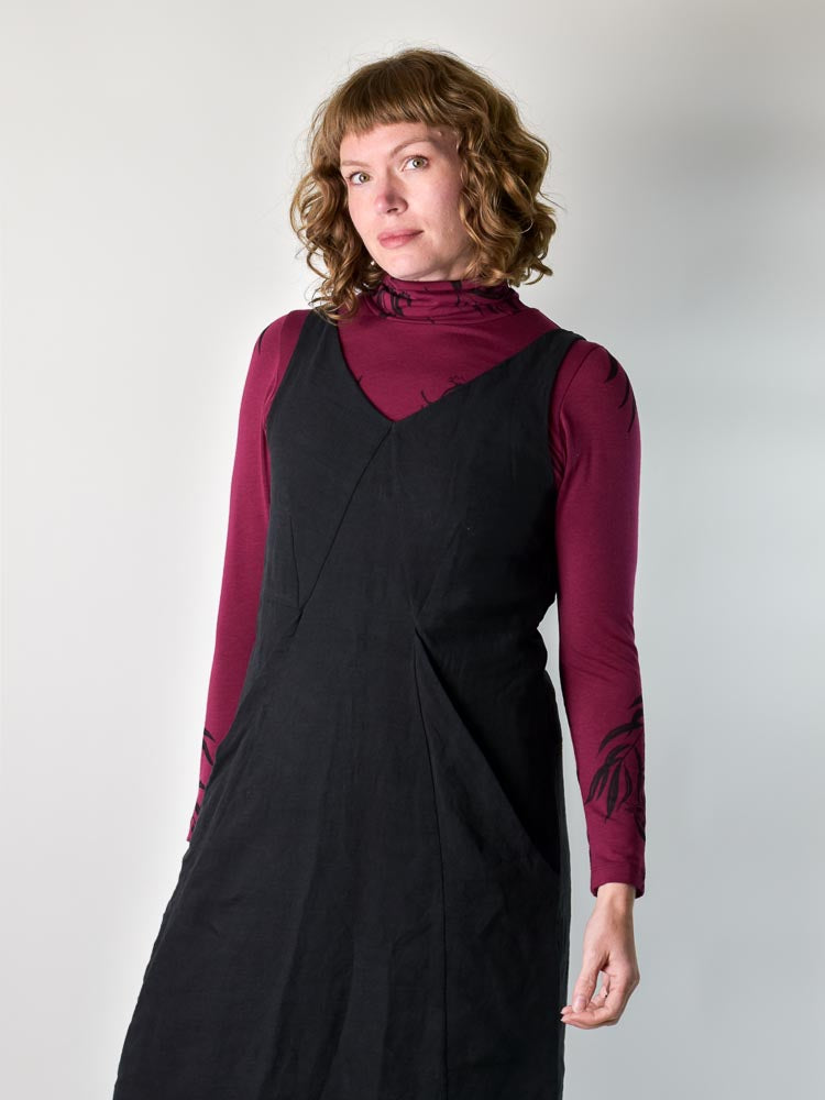 
                  
                    Pomegranate Turtleneck poison-pear
                  
                