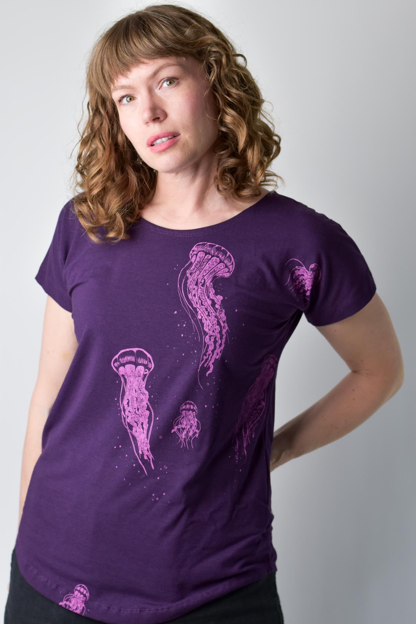 
                  
                    Simple Tee - Jellyfish poison-pear
                  
                