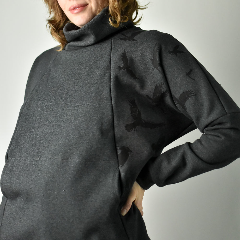 
                  
                    Turtleneck Sweatshirt - Crows poison-pear
                  
                