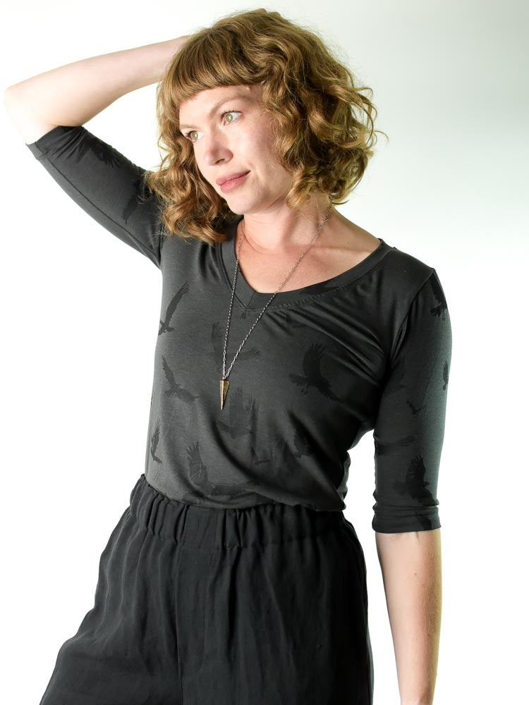 V-neck Top - Crows poison-pear