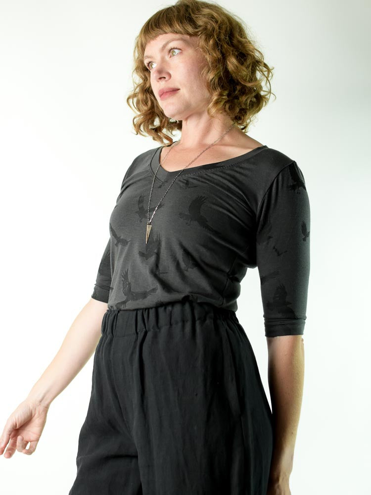 V-neck Top - Crows poison-pear