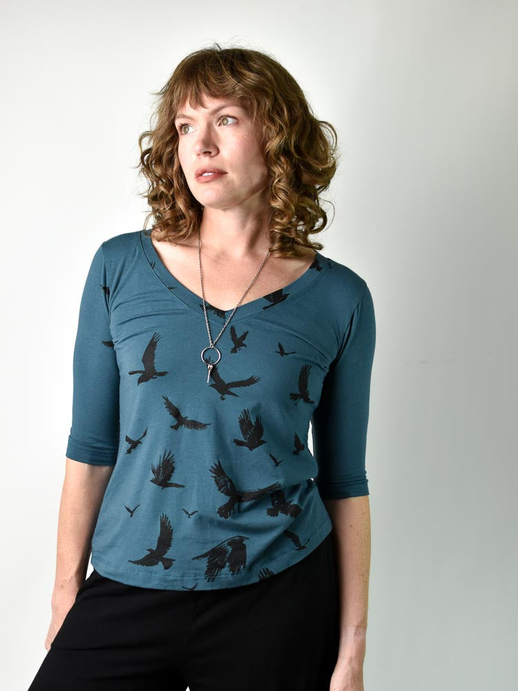 V-neck Top - Crows poison-pear
