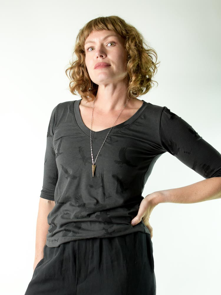 
                  
                    V-neck Top - Crows poison-pear
                  
                