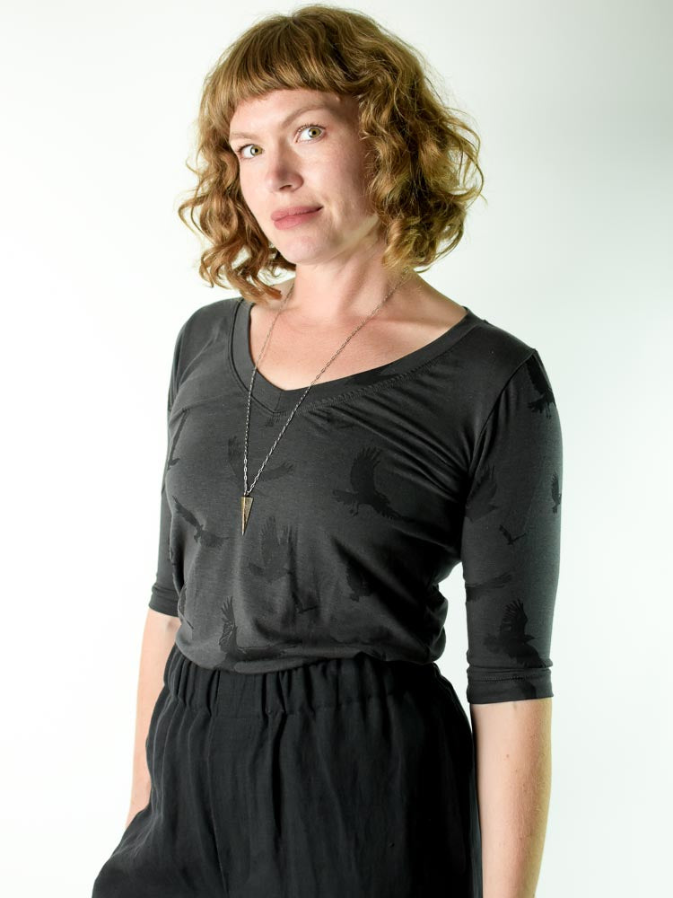 
                  
                    V-neck Top - Crows poison-pear
                  
                