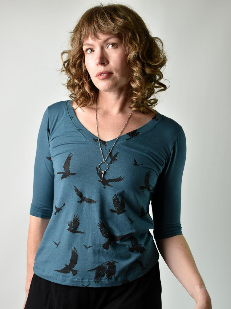 
                  
                    V-neck Top - Crows poison-pear
                  
                