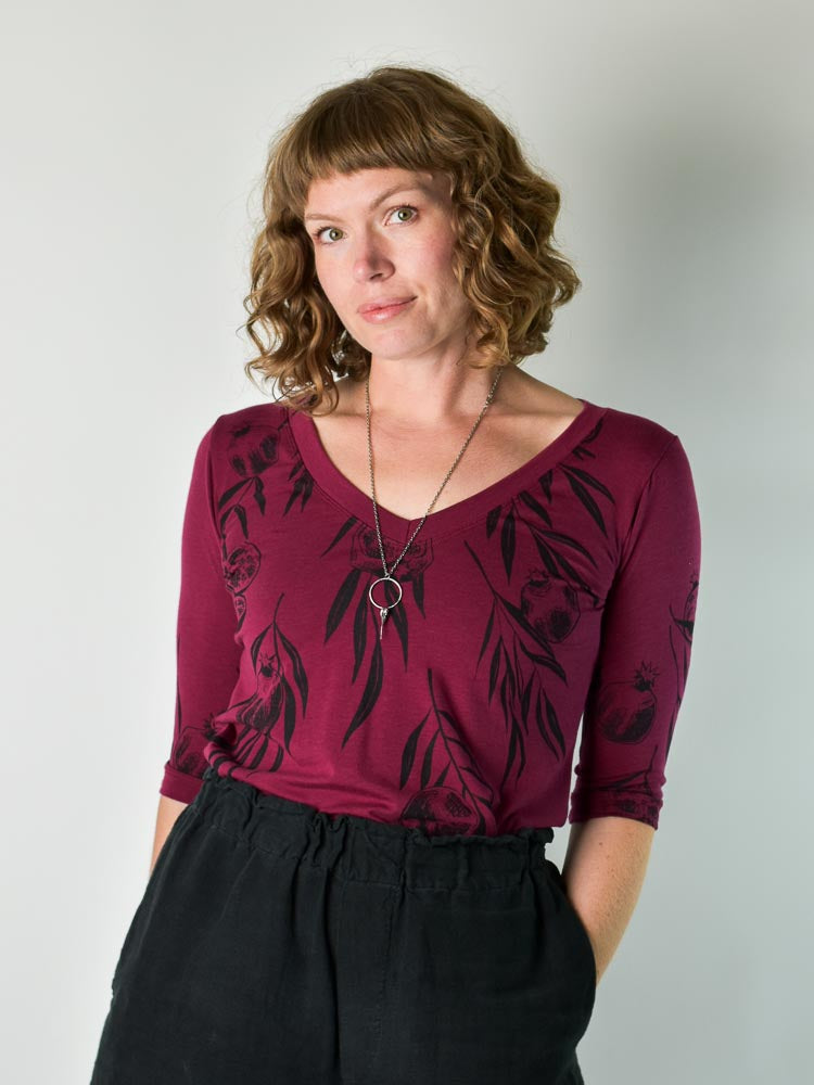 V-neck Top - Pomegranate poison-pear