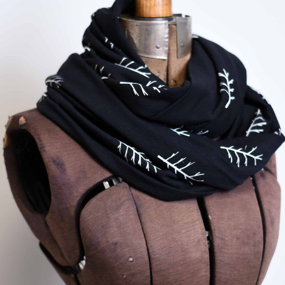 Infinity Scarf - Winter Forest Black poison-pear