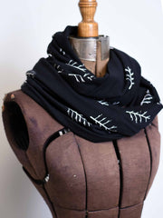 Infinity Scarf - Winter Forest Black poison-pear