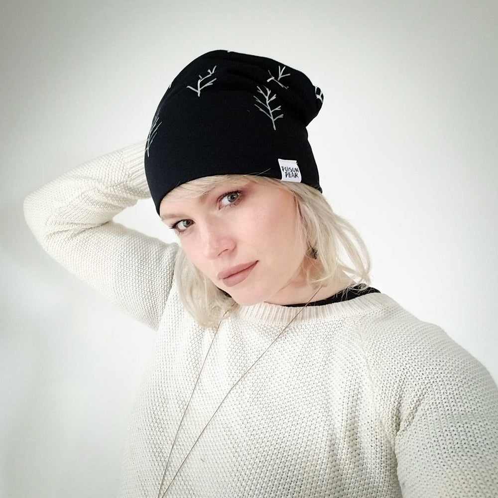 Slouchy Hat - Black Twigs poison-pear